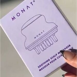 Monat Soothing Scalp Massager
